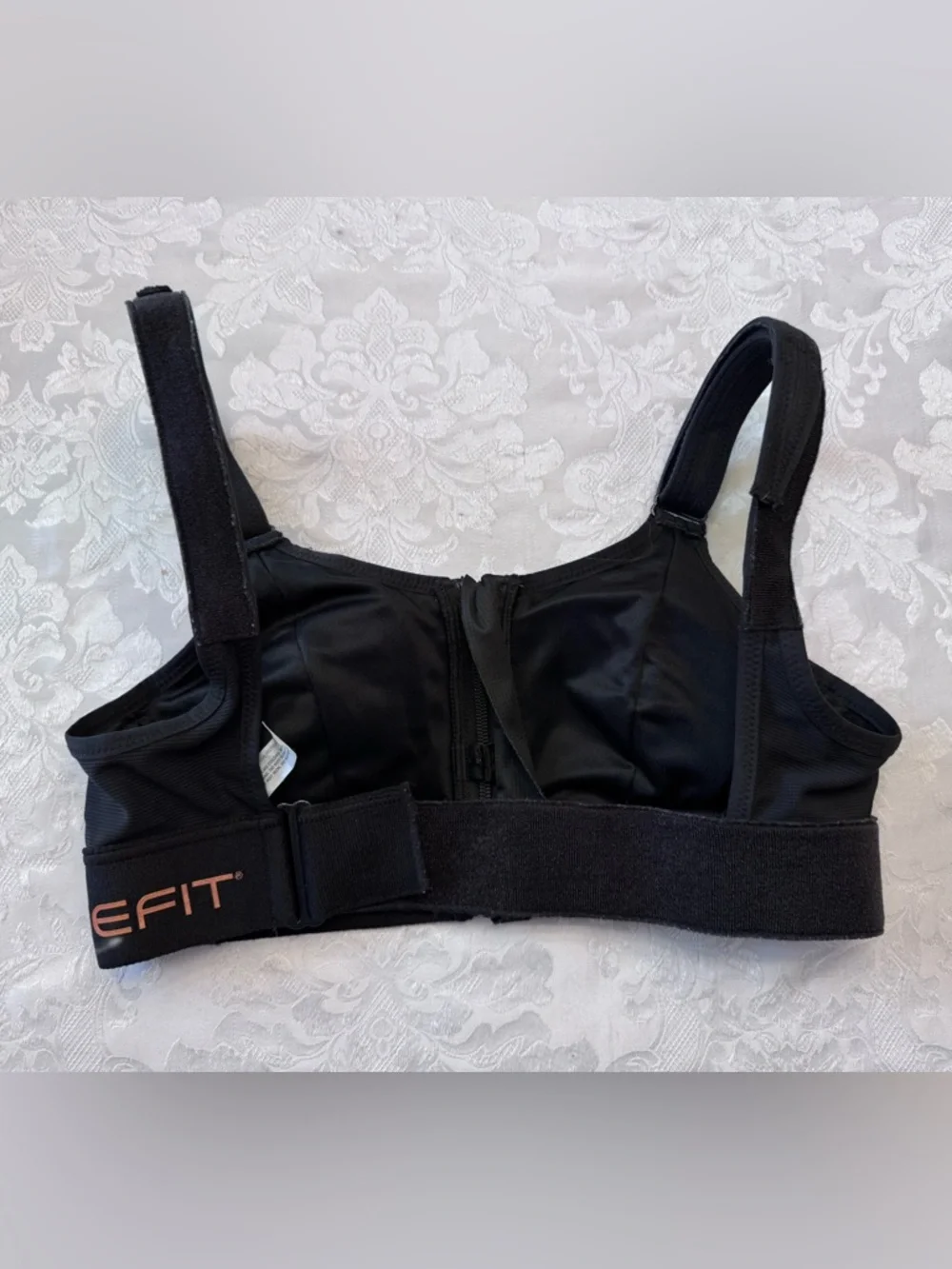 SHEFIT Ultimate Sports Bra Size‎ Small Black Front Zip High Support Wireless